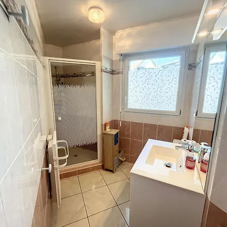 Cosy A Granville, Proche Pour 2 Personnes Avec Wifi Et Parking - Fr-1-361-517 Lägenhet Granville