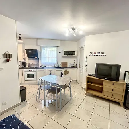 Cosy A Granville, Proche Pour 2 Personnes Avec Wifi Et Parking - Fr-1-361-517 *